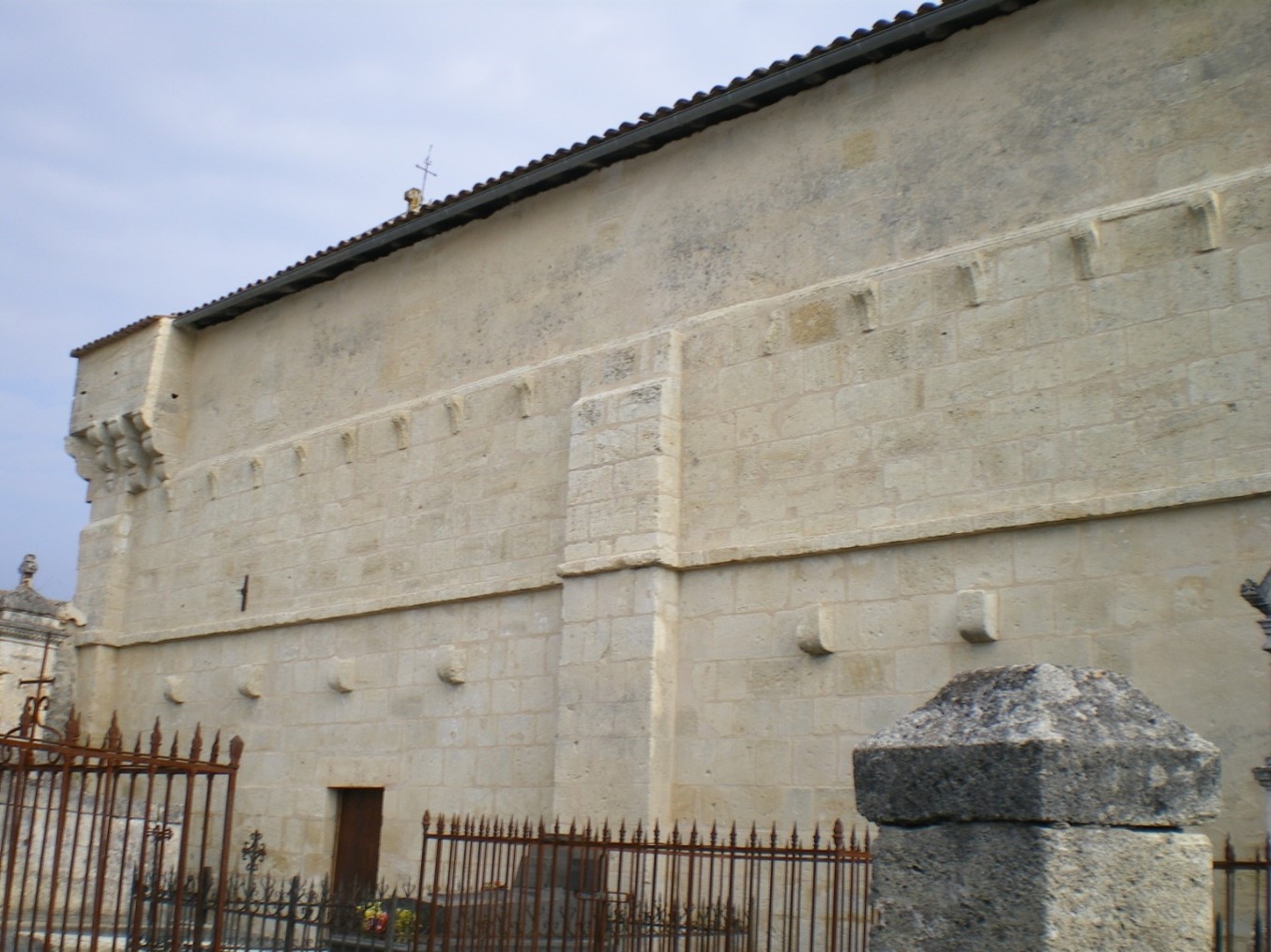 Mur sud restauré